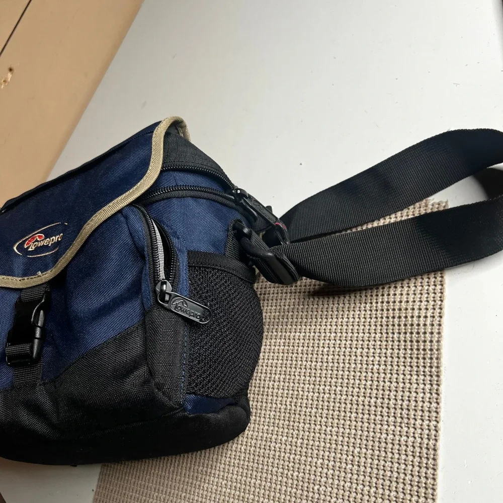 Lowepro Nova 1 Camera Bag Navy Blue Black Padded Shoulder Strap Belt Loops